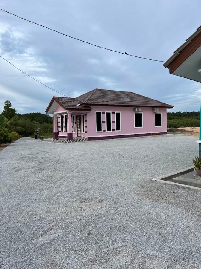 Homestay Armand Pengkalan Balak Melaka Masjid Tanah Exterior foto